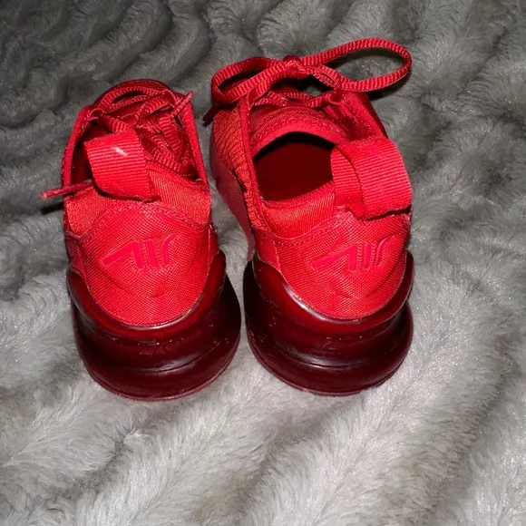 Nike Red Sneakers Vibrant Mesh Design