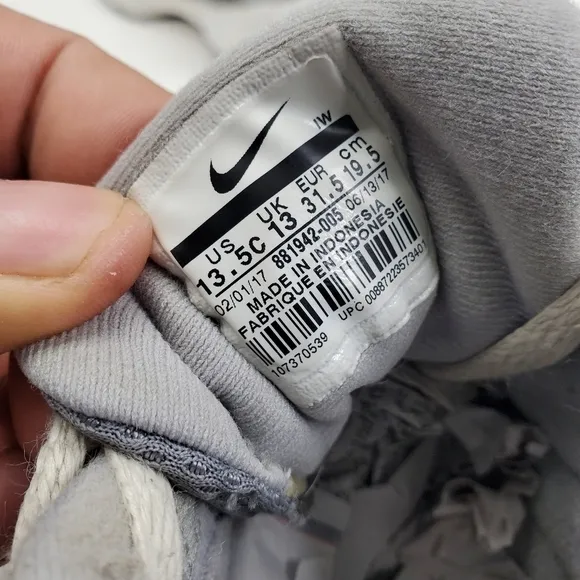 Nike Shoes 13.5 C Team Hustle D   881941-005 BB Cool Grey Wolf Gray White
