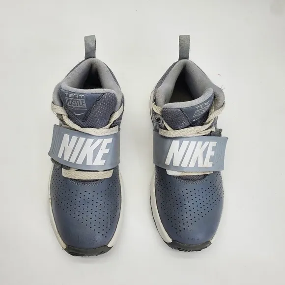 Nike Shoes 13.5 C Team Hustle D   881941-005 BB Cool Grey Wolf Gray White
