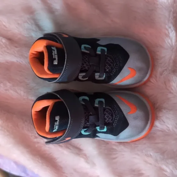 Nike Soldier VII Lebron James Orange Gray Black Toddler Size 8c