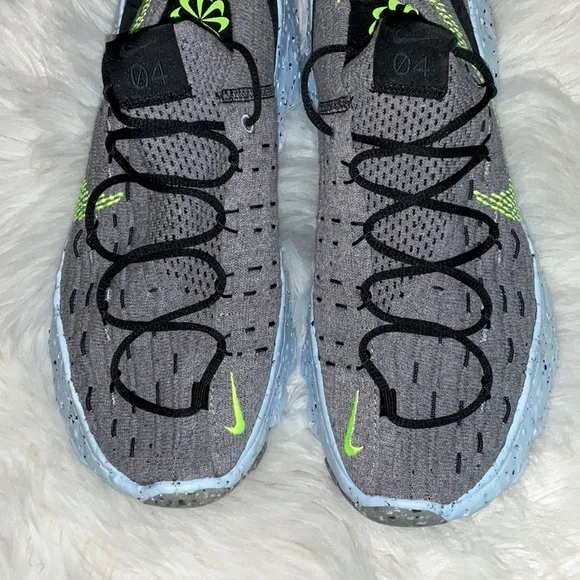 Nike Space Hippie 04 Grey Volt