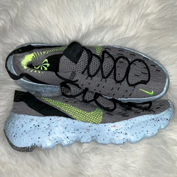 Nike Space Hippie 04 Grey Volt