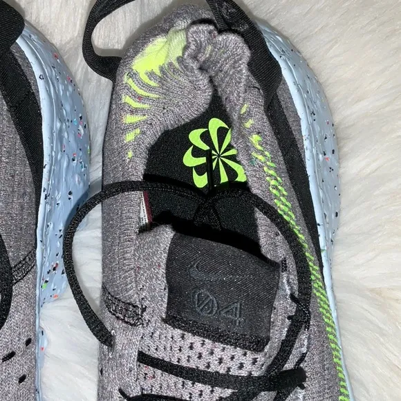 Nike Space Hippie 04 Grey Volt