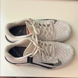 Nike White/ Black Metcon 6 Shoes