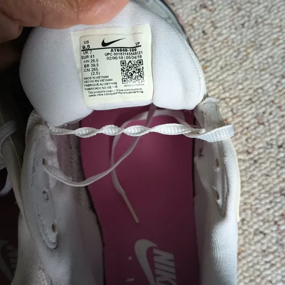 Nike! Women's Pink and Black Sneakers