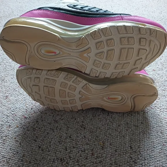 Nike! Women's Pink and Black Sneakers