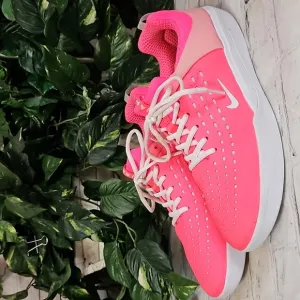 Nike Zoom Nyjah 3 SB Hot Punch Sneakers 9.5