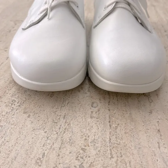 NURSE MATE Women’s White Lace up Leather Nursing Shoes Style #252598 Size 10.5