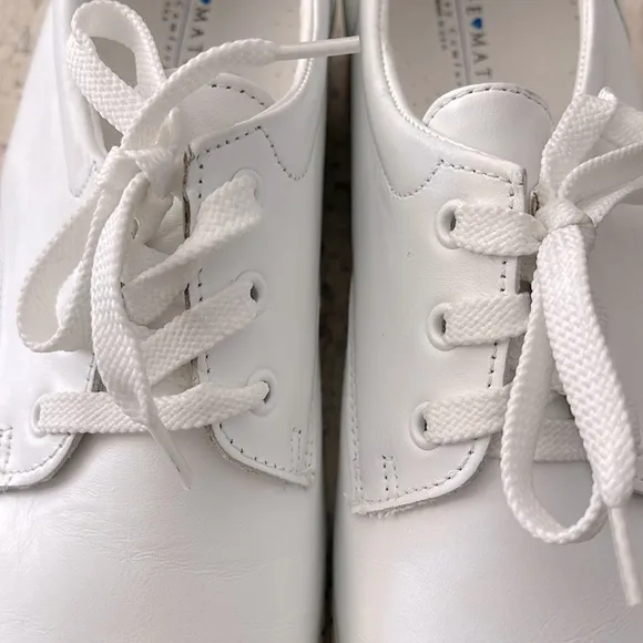 NURSE MATE Women’s White Lace up Leather Nursing Shoes Style #252598 Size 10.5