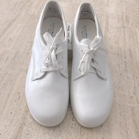 NURSE MATE Women’s White Lace up Leather Nursing Shoes Style #252598 Size 10.5