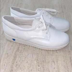 NURSE MATE Women’s White Lace up Leather Nursing Shoes Style #252598 Size 10.5