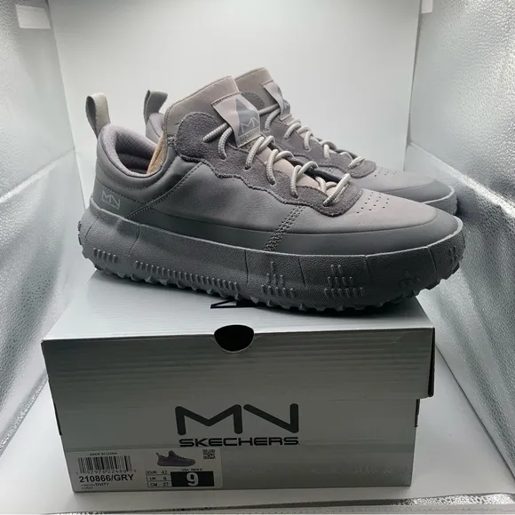 NWB Skechers Men's Mark Nason Revo Tivity Sneaker size 9