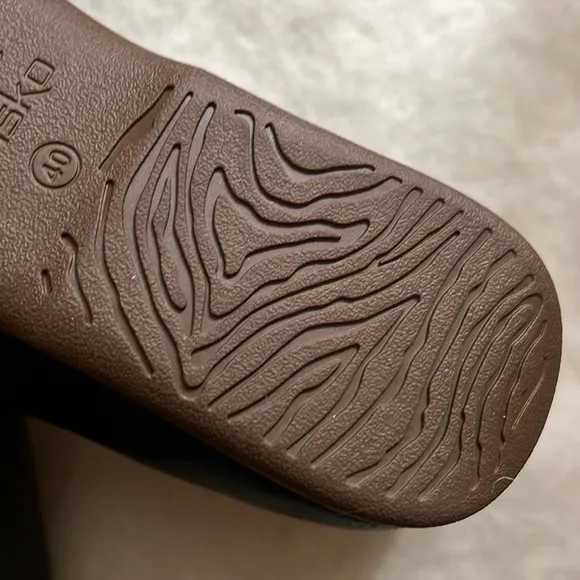 NWOB $130 Dansko Larissa Milled Navy Comfort Shoes