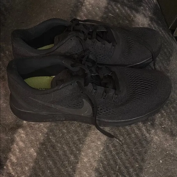 NWOT Nike Free Black Running Shoes with Cushioned Sole. Light as a feather.