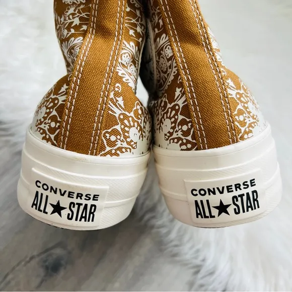 NWT Converse Chuck Taylor All Star Lift Hi Women’s Shoes