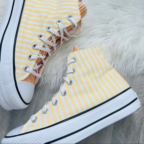 NWT Converse Chuck Taylor All Star Lift Platform Stripes Women’s Shoes