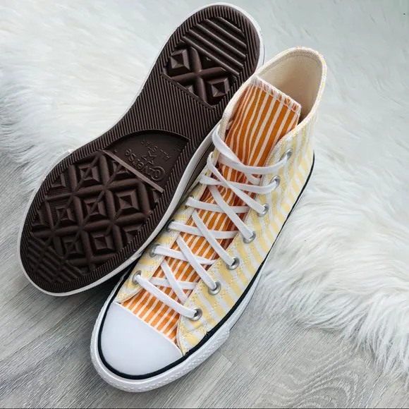 NWT Converse Chuck Taylor All Star Lift Platform Stripes Women’s Shoes