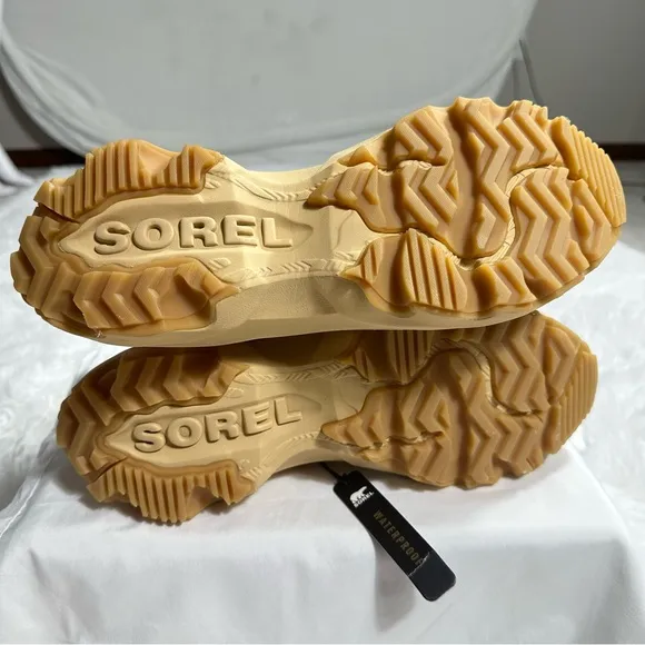 NWT Sorel Books Womens Sz US 10 Kinetic Breakthru Acadia Waterproof Shoe