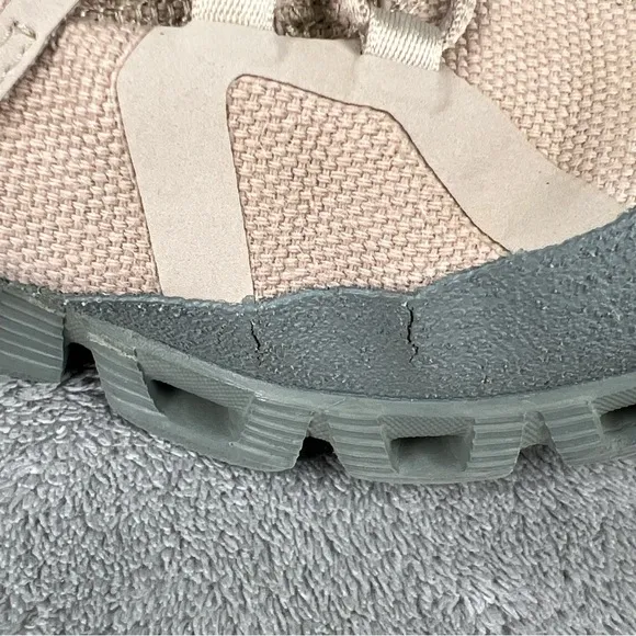 On Cloud Dip All-Weather Atheisure Sneaker Shoes Womens US 9 Sand Kelp Canvas
