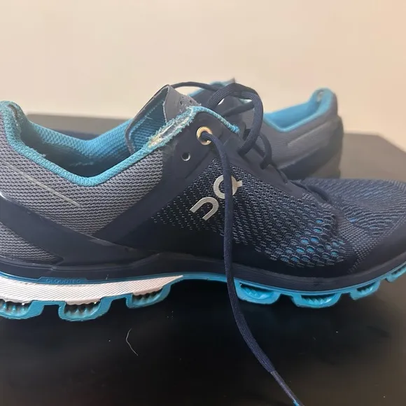 On Cloud Shoes Mens Size 8 Cloudsurfer Running Sneaker Blue Mesh Workout Active