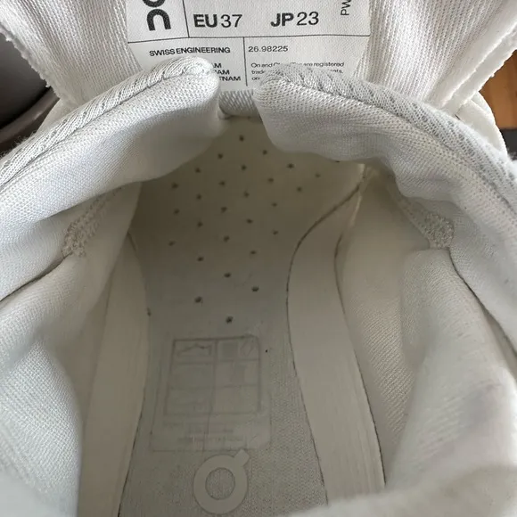ON CLOUD WOMEN RUNNING size w6