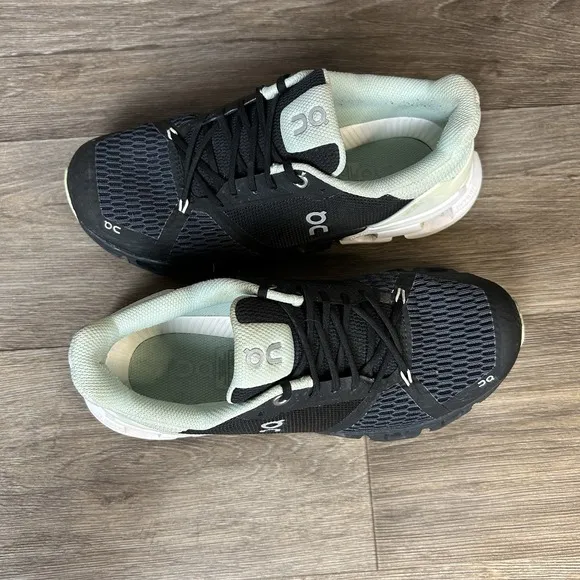 On Cloudflyer Running Women's 7.5 Black White Lace Up Comfort Shoes Walk Light
