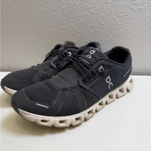 On Running Womens Size 10 Black/White 59.98904 Cloud 5 Running Shoes
