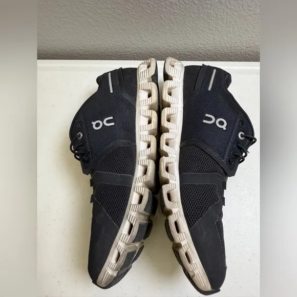 On Running Womens Size 10 Black/White 59.98904 Cloud 5 Running Shoes