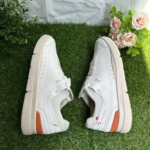 ON W THE ROGER CENTRECOURT size 8.5 new White/ Sienna$229.95