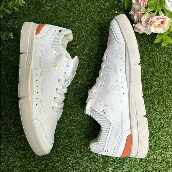 ON W THE ROGER CENTRECOURT size 8.5 new White/ Sienna$229.95