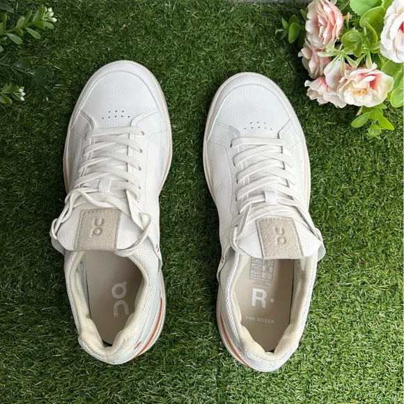 ON W THE ROGER CENTRECOURT size 8.5 new White/ Sienna$229.95