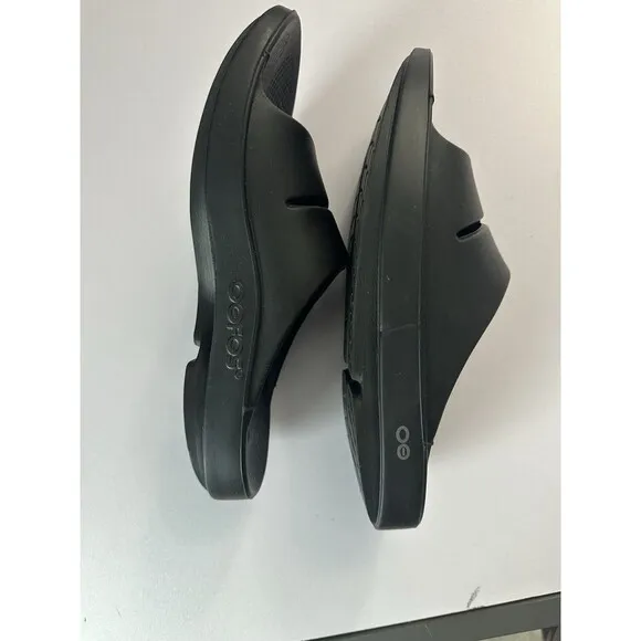 Oofos Ooahh Unisex Black Recovery Slip On Slides Lightweight Sandals M8 W10 NWOT