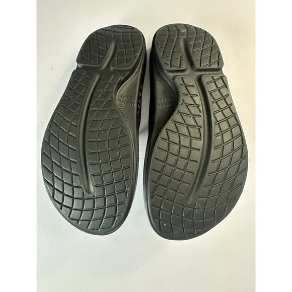 Oofos Ooahh Unisex Black Recovery Slip On Slides Lightweight Sandals M8 W10 NWOT