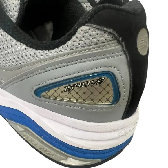 RARE New Balance Men 1540V2 M1540SB2US 8.5 2E Silver Blue Walking Shoes C7