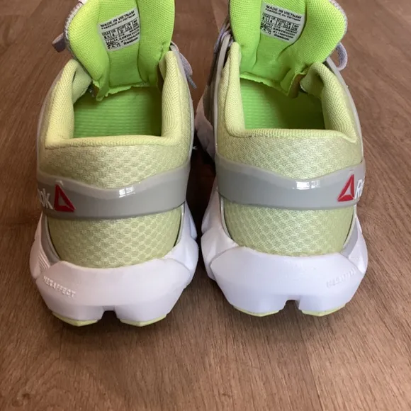 Reebok Mesh Running Sneaker Gray Neon Green Women's Shoes sz 6.5 New