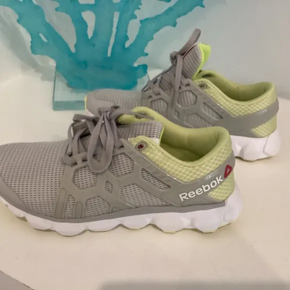 Reebok Mesh Running Sneaker Gray Neon Green Women's Shoes sz 6.5 New