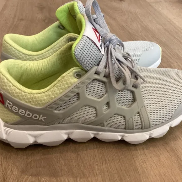 Reebok Mesh Running Sneaker Gray Neon Green Women's Shoes sz 6.5 New