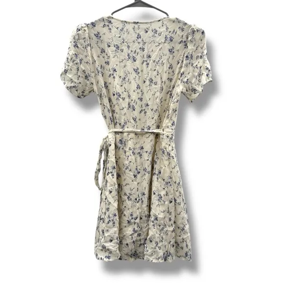 Reformation Ellwood Short Sleeve Wrap Mini Dress in Sinead White Blue Floral M