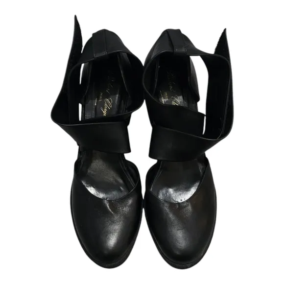 Robert Clergerie Paris Elegant Black Leather Chan Pump Shoes Womans Size 8.5