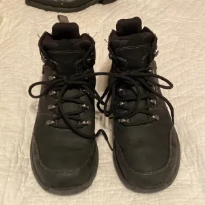 Rock Port Hydro-shield waterproof‎ boots