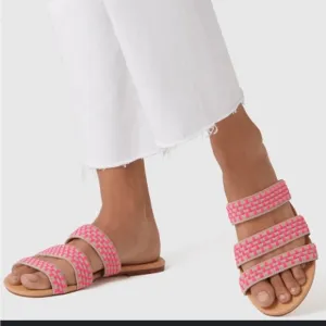Rothy’s The Triple Band Slide Sandals Hot Pink Basket Stitch sandals size 5