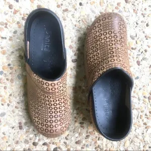 Sanita Original Danish Clog Polka Dot Circles Nurse Comfort Shoes Size 7
