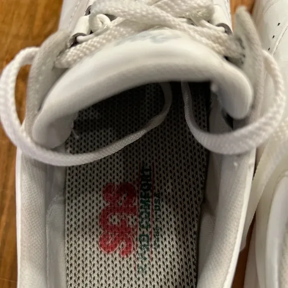 SAS “Free Time” walking shoes size 8M in GUC