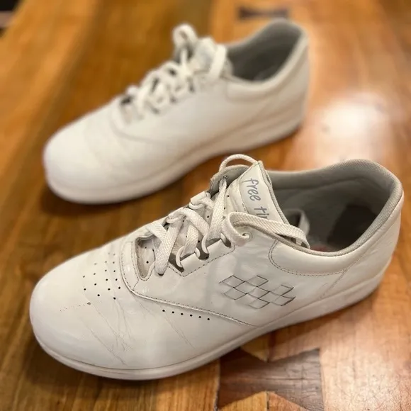 SAS “Free Time” walking shoes size 8M in GUC