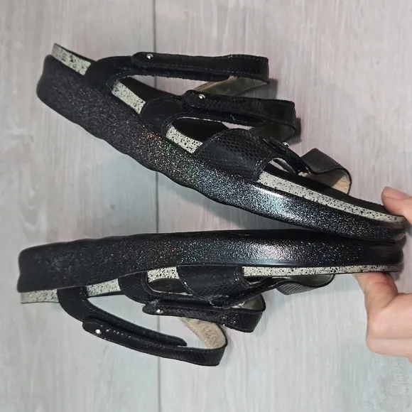 SAS Women Naples hook &amp; loop Comfort Tripad Leather Wedge Sandals shoes 9M