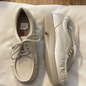 SAS TAKE TIME PEARLY BONE COMFORT SHOES.   NEW
