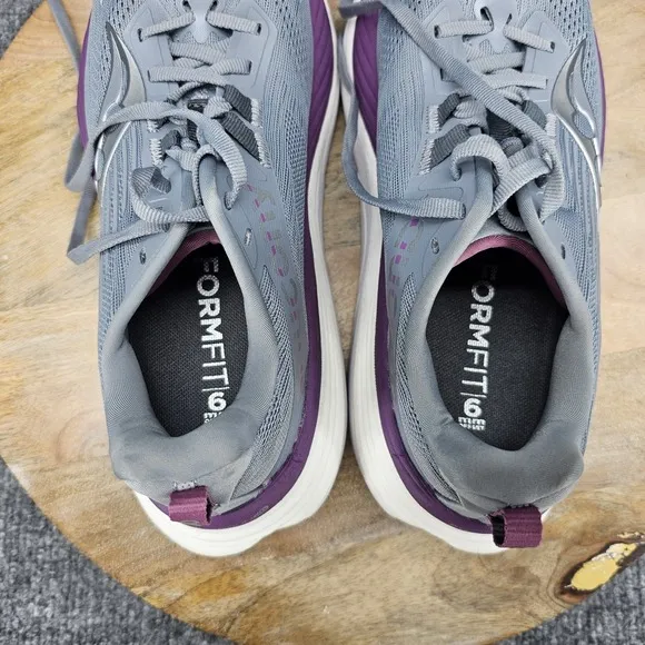 Saucony Hurricane 24 Women's Size 9 Gray Athletic Running Shoes S10933-240