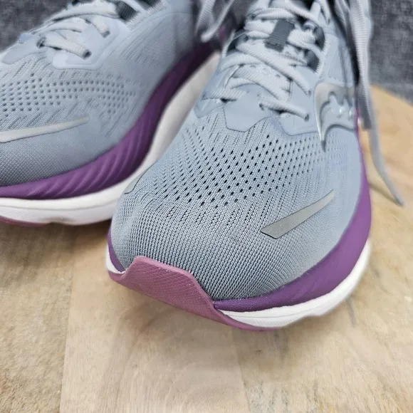 Saucony Hurricane 24 Women's Size 9 Gray Athletic Running Shoes S10933-240