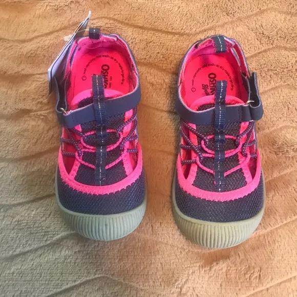 Shoe lot size 9