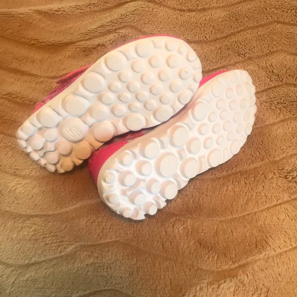 Shoe lot size 9